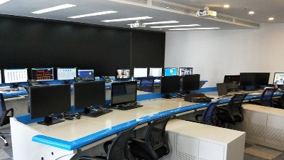 云茂通信云南網(wǎng)絡(luò)機(jī)柜,操作臺,監(jiān)控桿等監(jiān)控配套設(shè)備一站式定制商