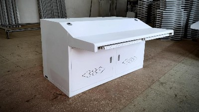 鈑金定制電力調(diào)度臺完成生產(chǎn)檢驗準(zhǔn)備交付