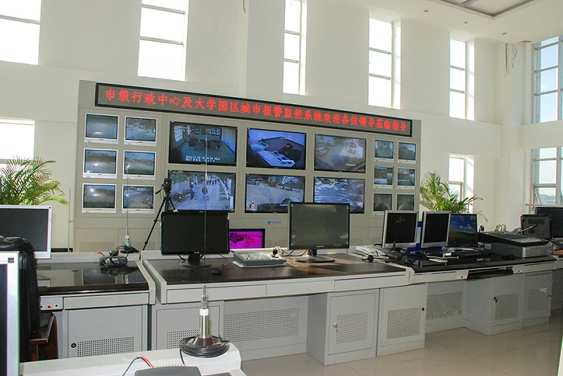 監(jiān)控操作臺(tái)