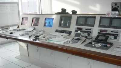 為什么不能用普通電腦桌做監控操作臺
